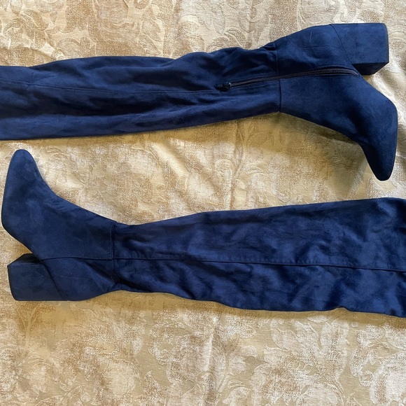 New ALDO over the knee boots. Cool for costume or party. Instagram photos. - Picture 1 of 5